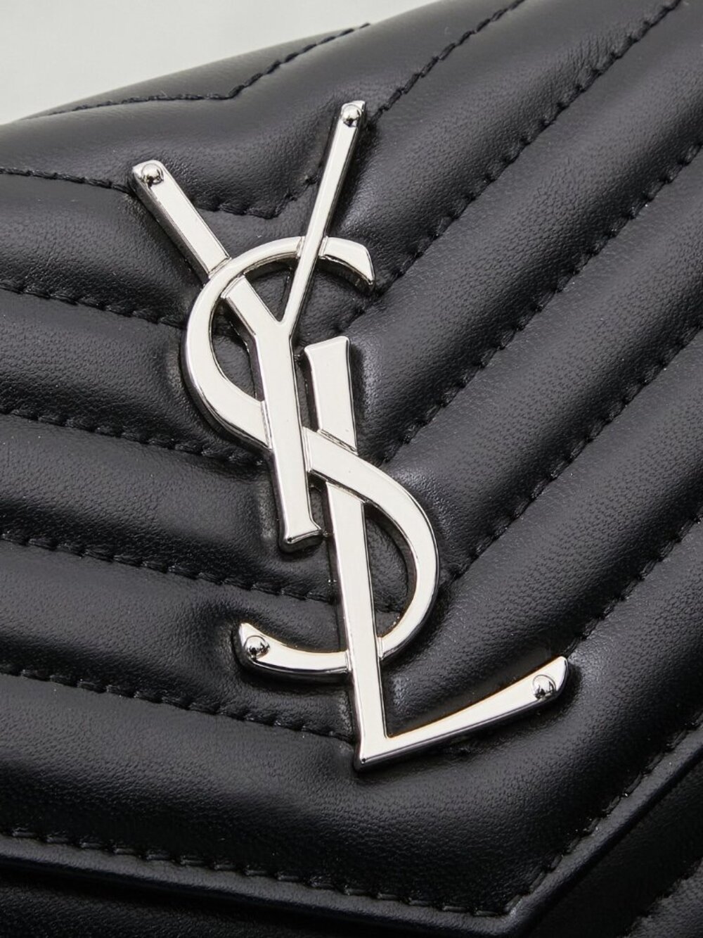 Saint Laurent Envelope Medium Bag - Picture 2 of 8